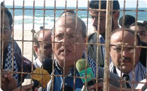 Khudari deplores Israel for barring doctors from entering Gaza